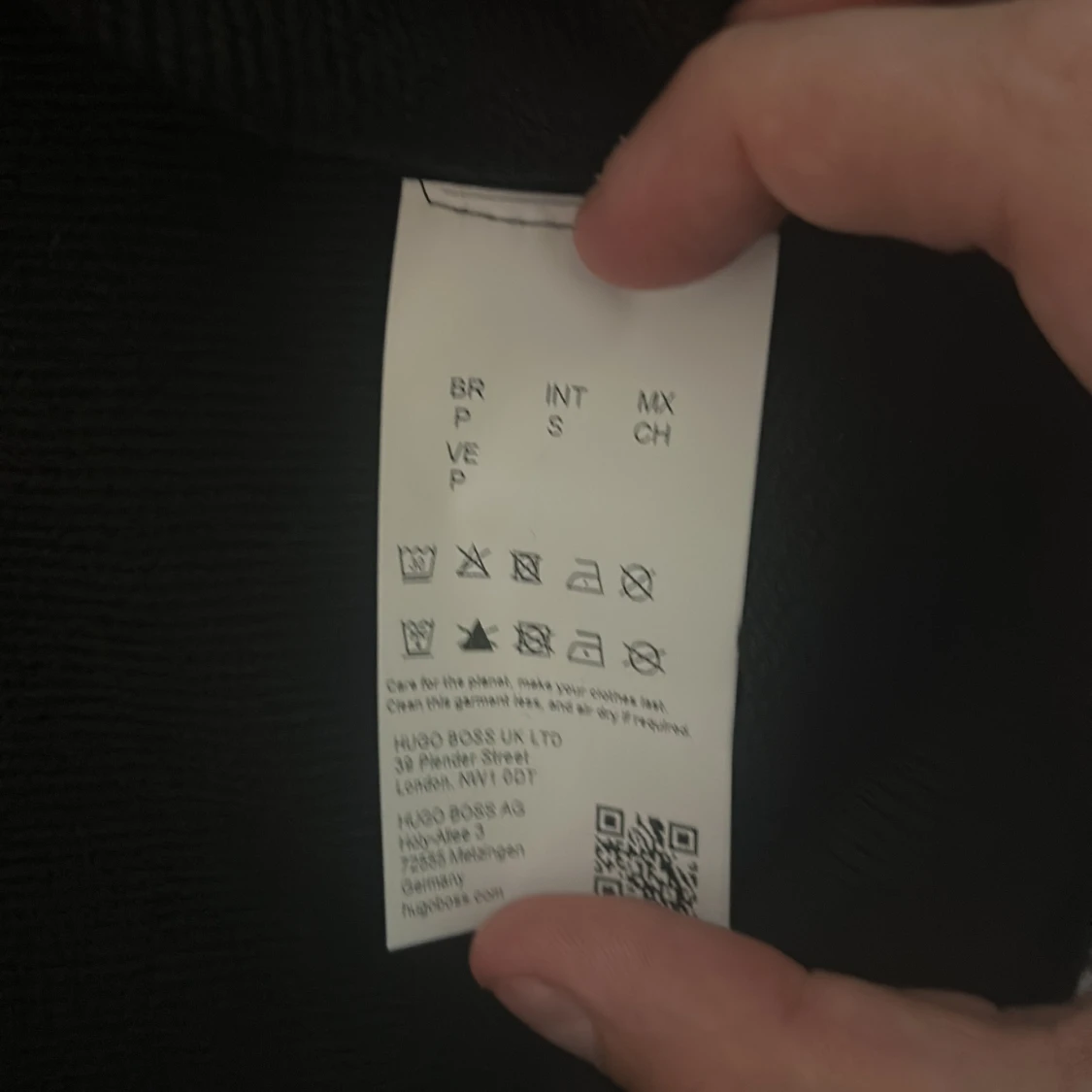 Svart tröja med röd HUGO-logga - 2