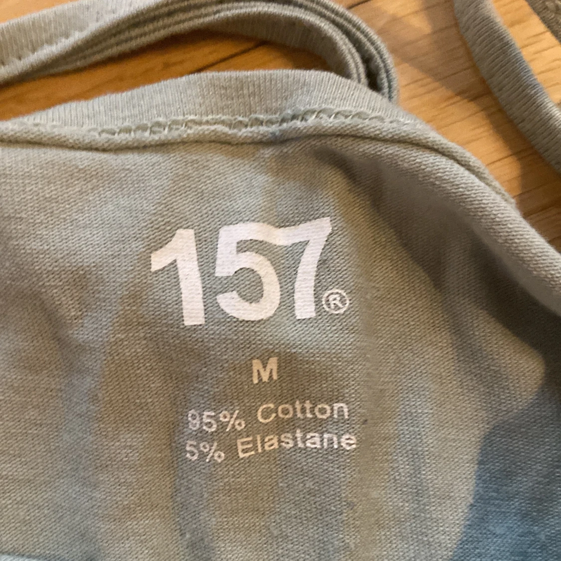 Ljusgrön linnetopp från 157 - 1