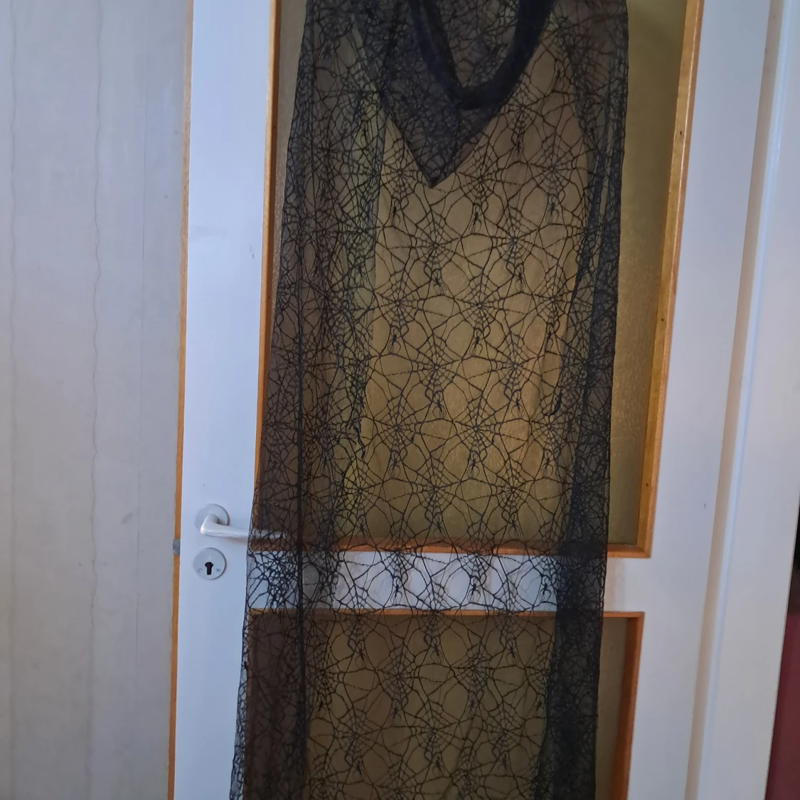 Svart lång cape i mesh  - 1