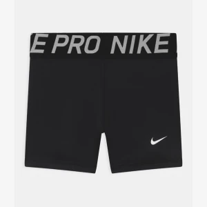 Nike Pro shorts  - Svarta nike pro, märket är halvt borta men inget som stör användingen💕