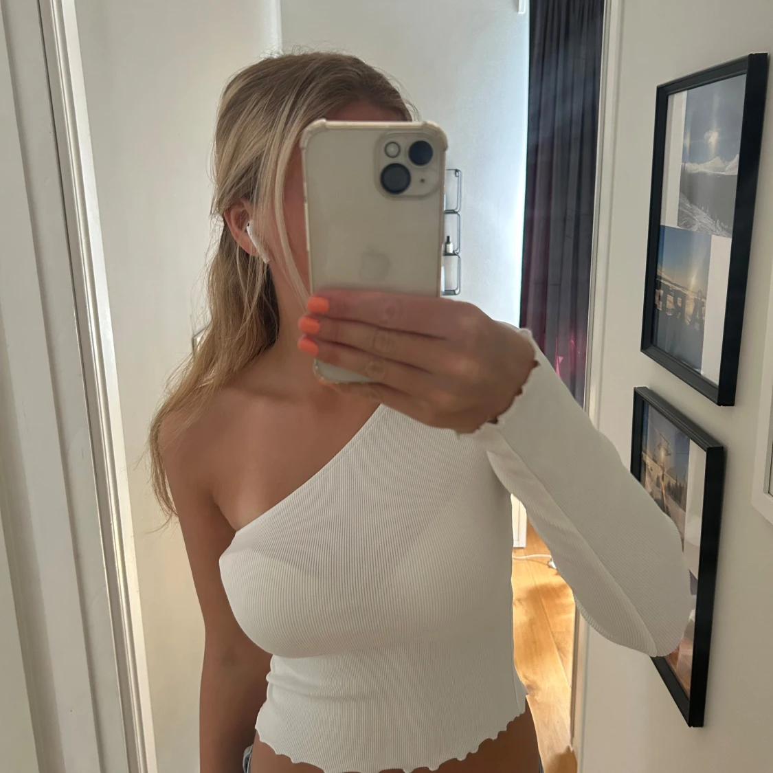 Vit ribbad oneshoulder topp