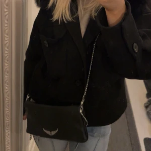 Zadig & voltaire väska - Supersnygg zadig& voltaire väska. Köpt på NK för 3500kr, dust bag med kommer❤️‍🔥💘🥰