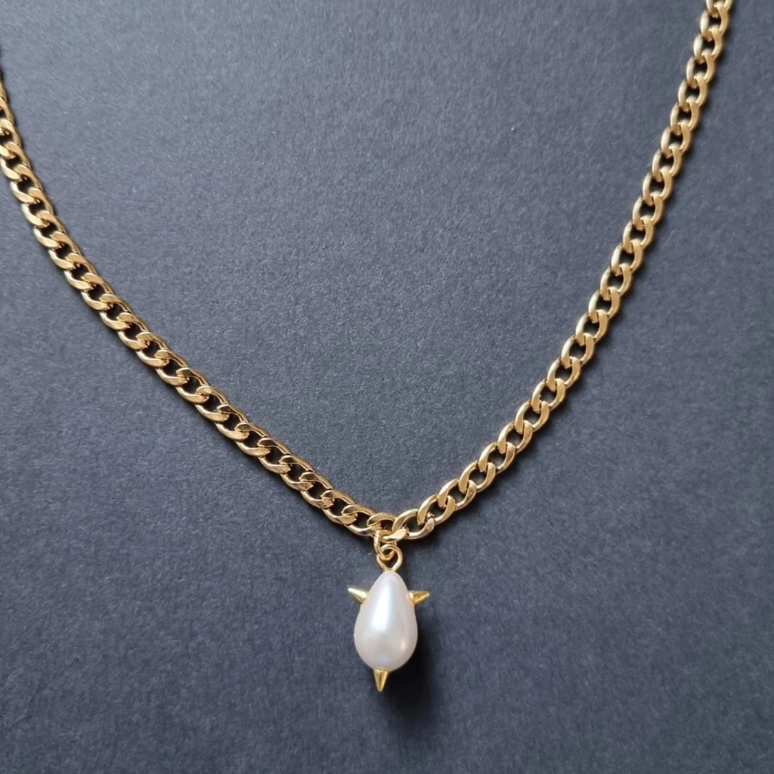 Handgjort halsband  - 2