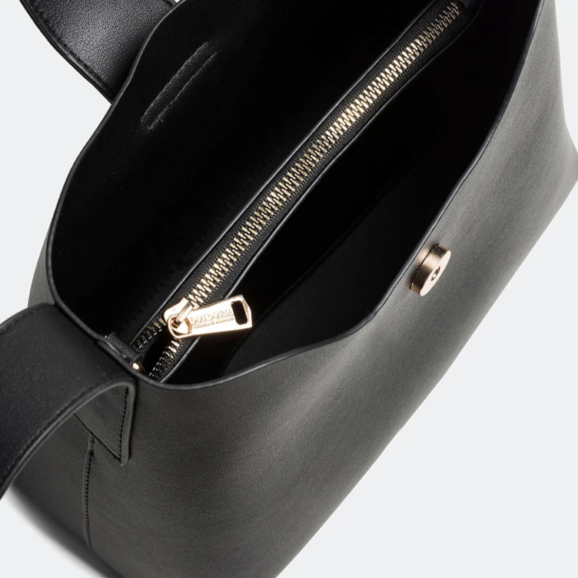 Svart axelväska från Don Donna - 4