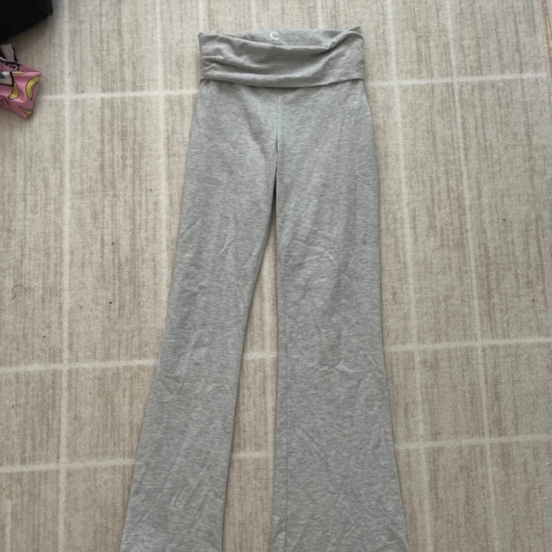 Grå bootcut yogapants