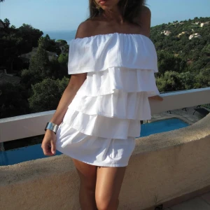 Studentklänning volang  - Använd en gång på min student💕🍾 Storlek S/M (lånade bilder💕) 