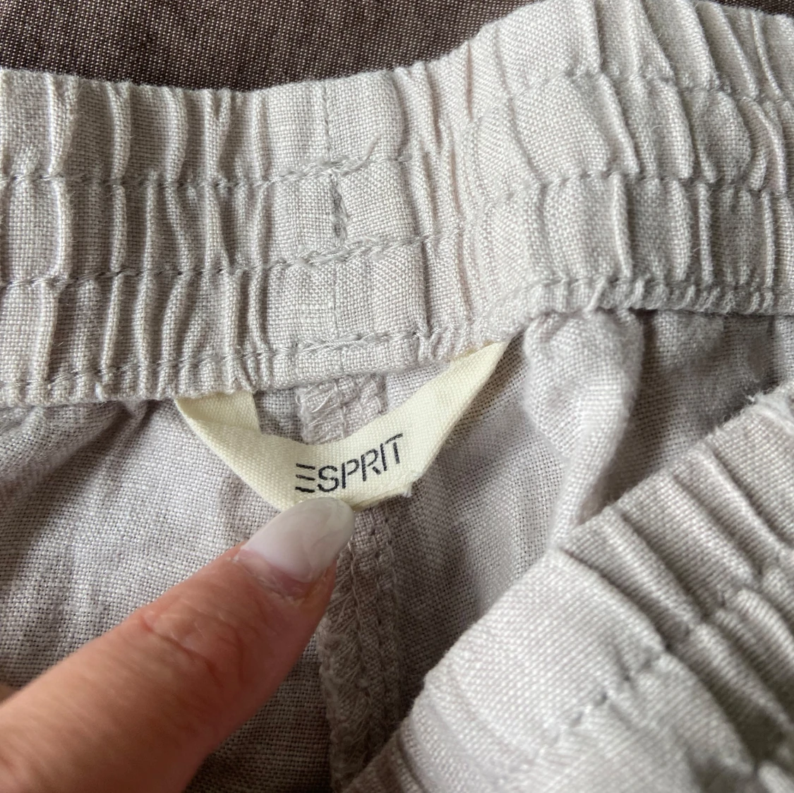 Beiga linnebyxor från Esprit  - 1