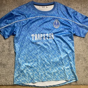 Trapstar t-shirt  - Storlek S. Kan fraktas eller mötas upp i Västerås 
