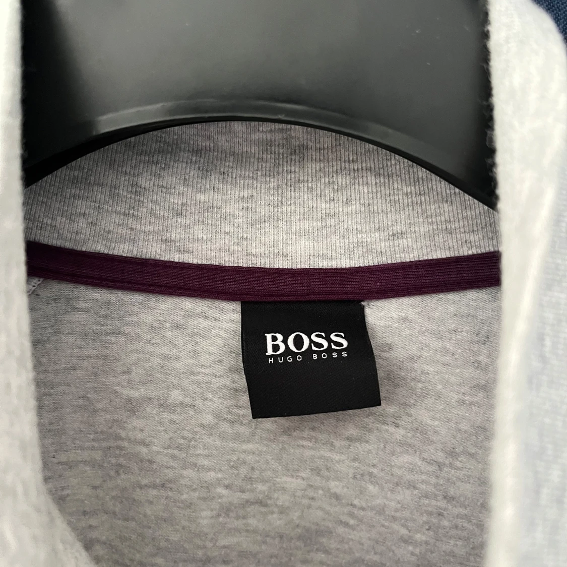 Ljusgrå zip-jacka från Hugo Boss - 1