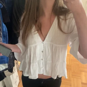 Vit blus  - Vit blus från zara! Så fin