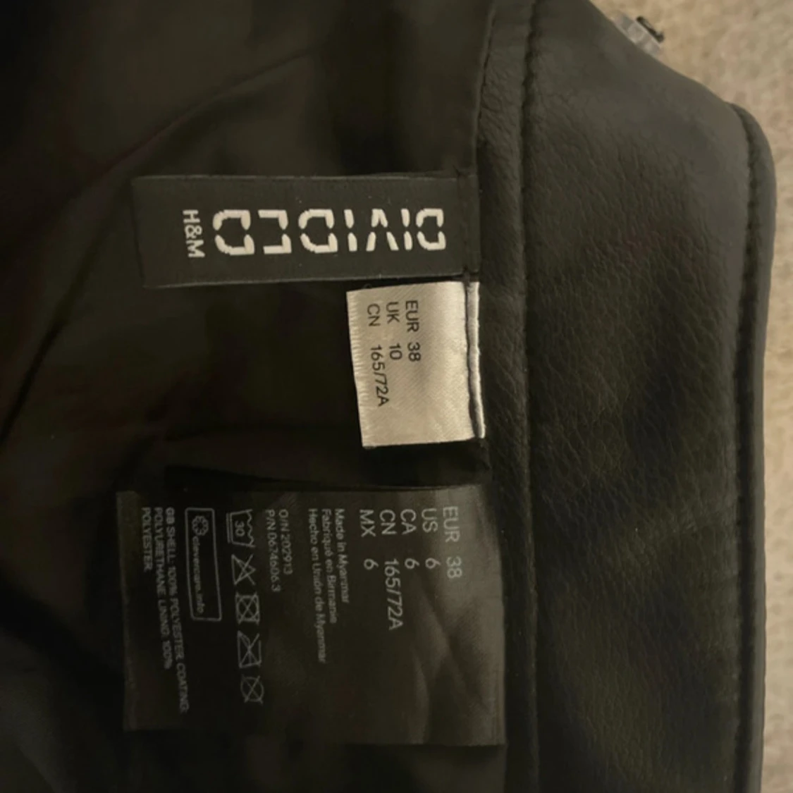 Svart skinnkjol från H&M Divided - 2