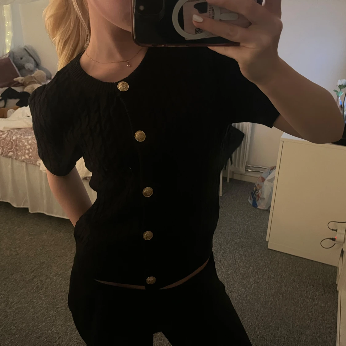 virkad tröja med knappar 