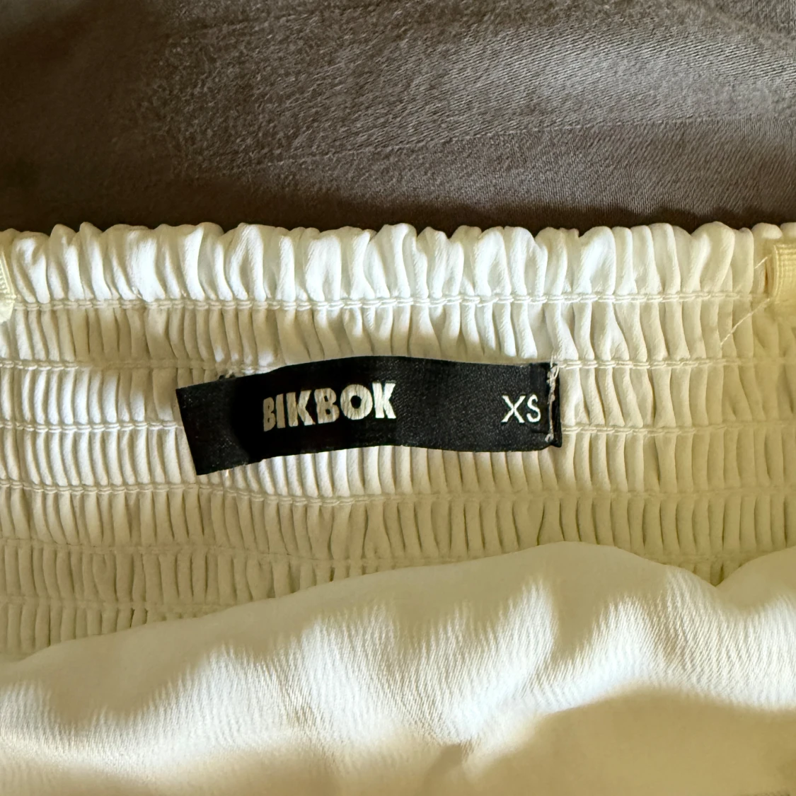 Vit tubtopp från BikBok - 3