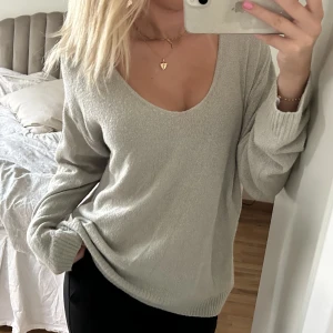 Grå tjocktröja - Grå tjocktröja🤍
