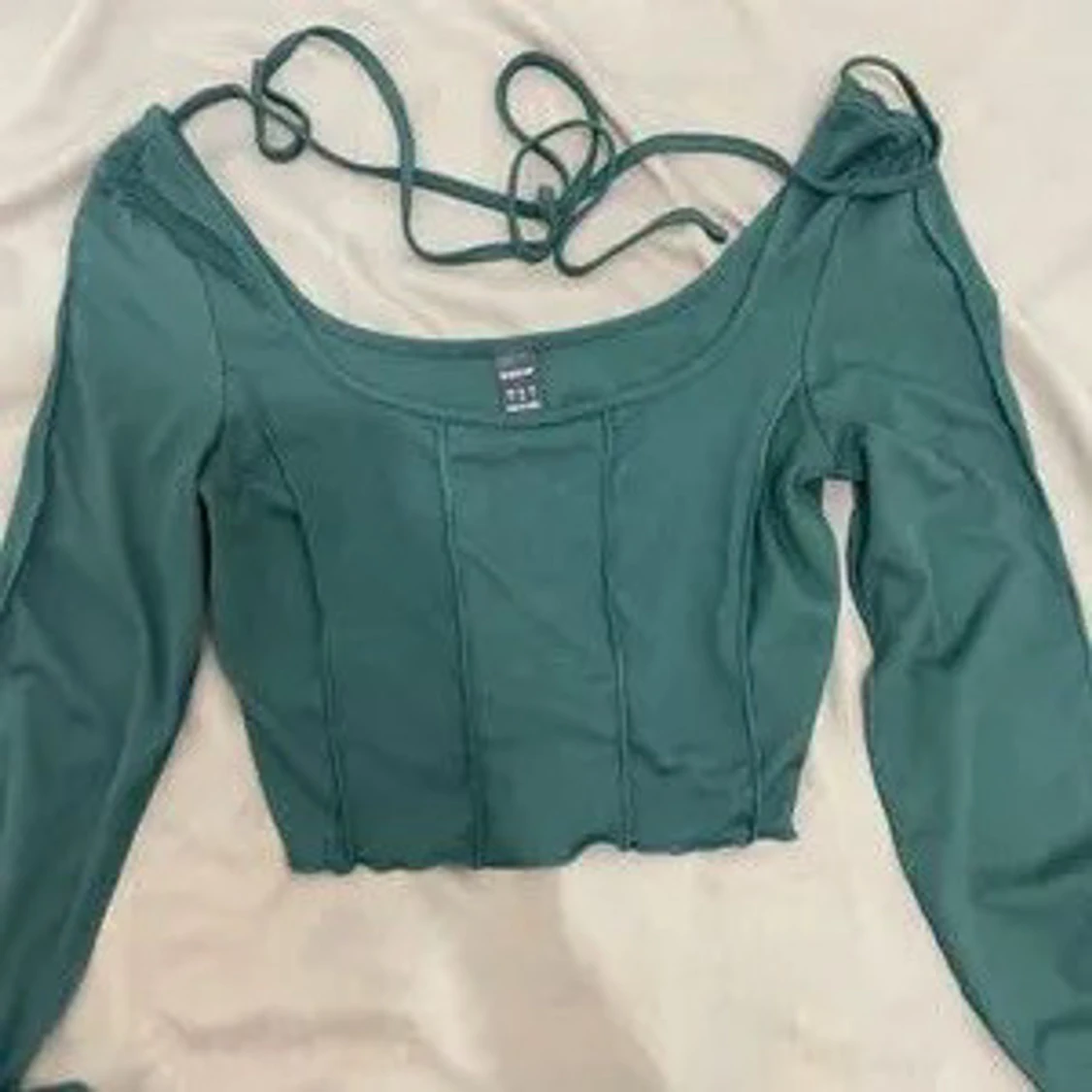 Turkos croppad långärmad topp med knyt - 2