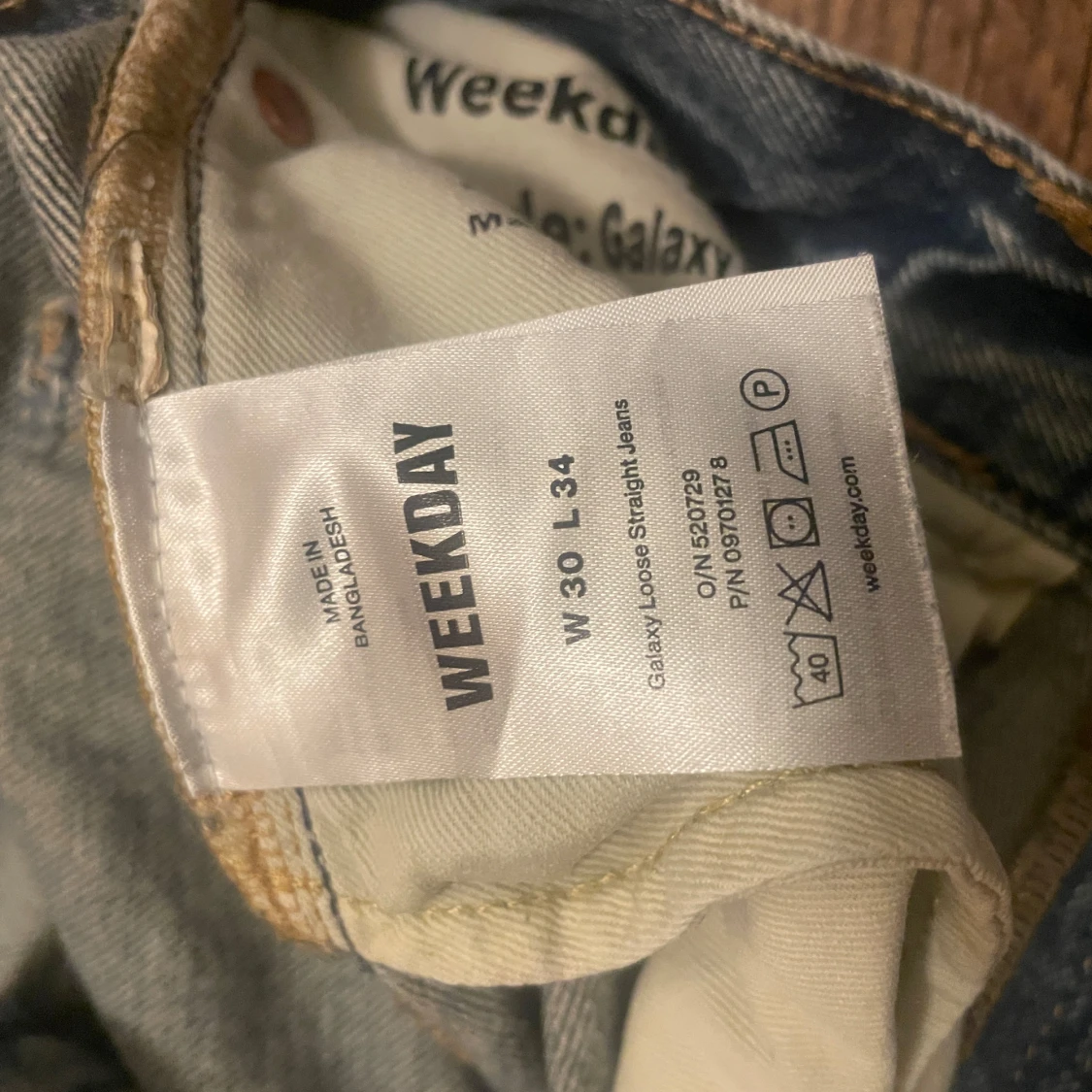 Grå baggy jeans från Weekday - 1