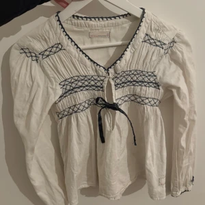 Oddmolly blus - Blus från Oddmolly. Bra skick. Storlek xs/s
