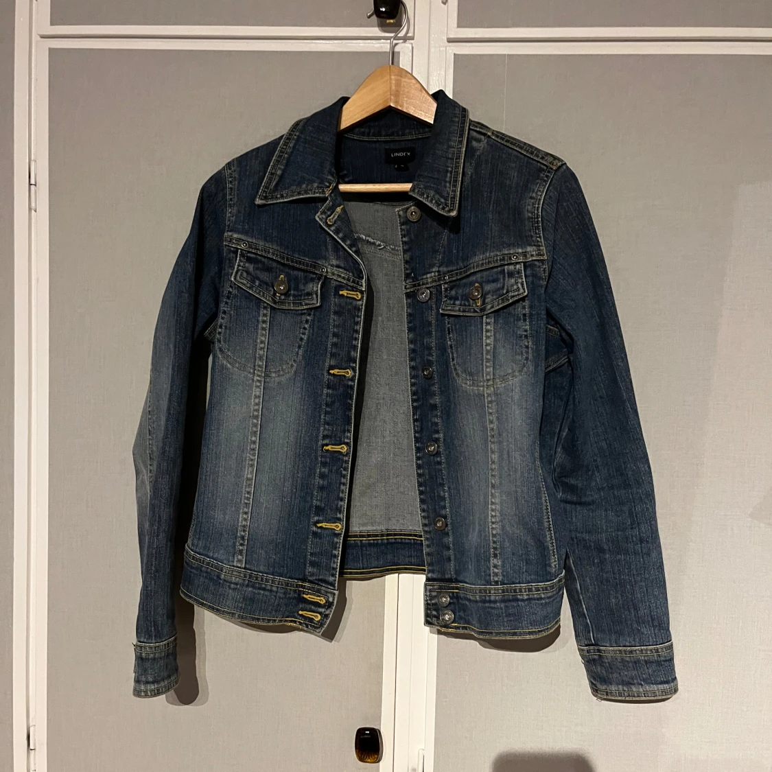 Blå jeansjacka från Lindex