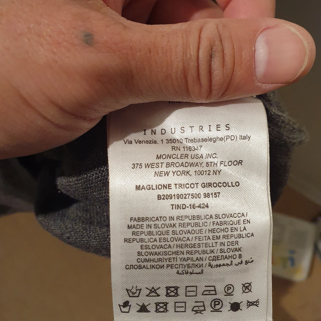 Grå tröja från Moncler - 2