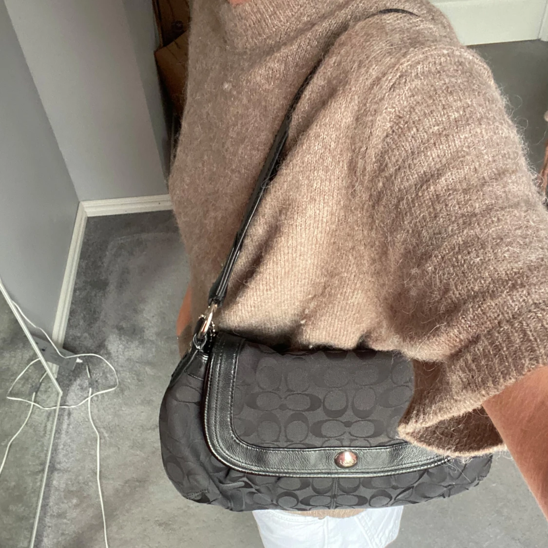 Svart axelväska från coach - 1