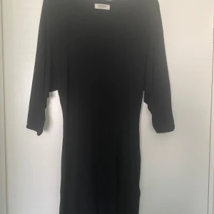 Acne klänning - Mycket fint skick. Normal i storlek