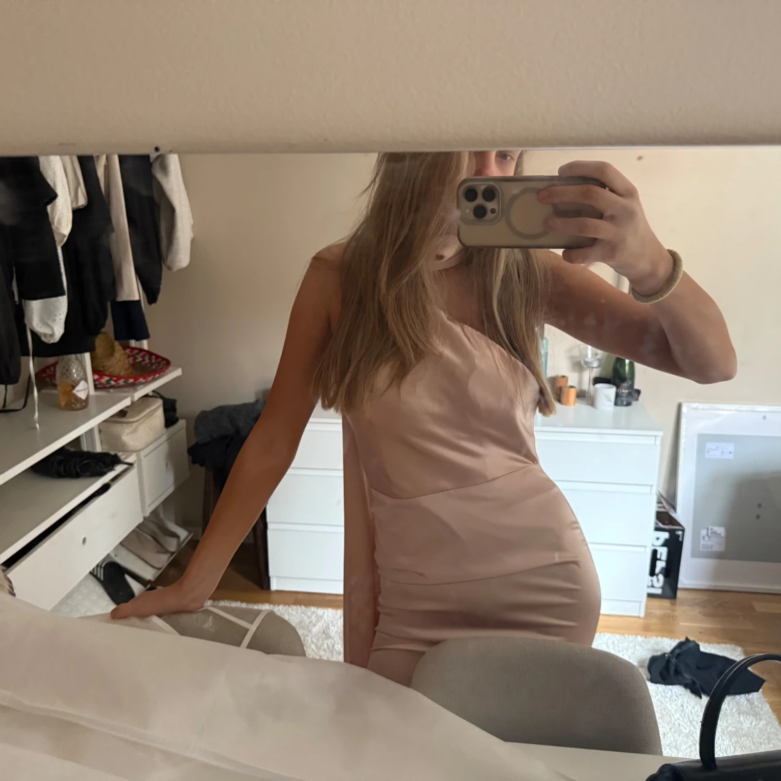 Balklänning Champagnefärgad axelbandslös långklänning - 3