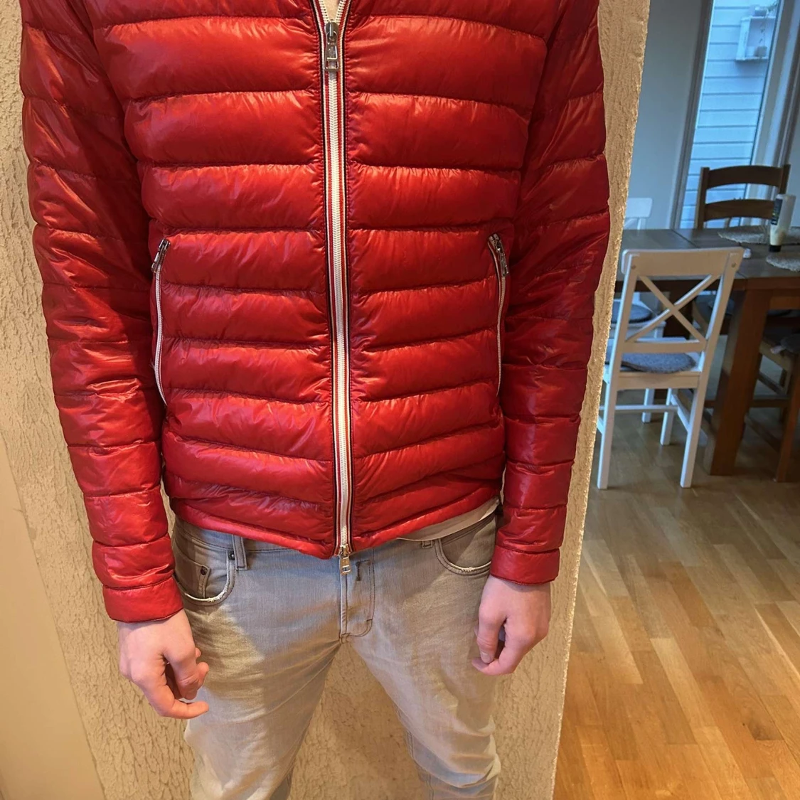 Röd dunjacka från Moncler - 2