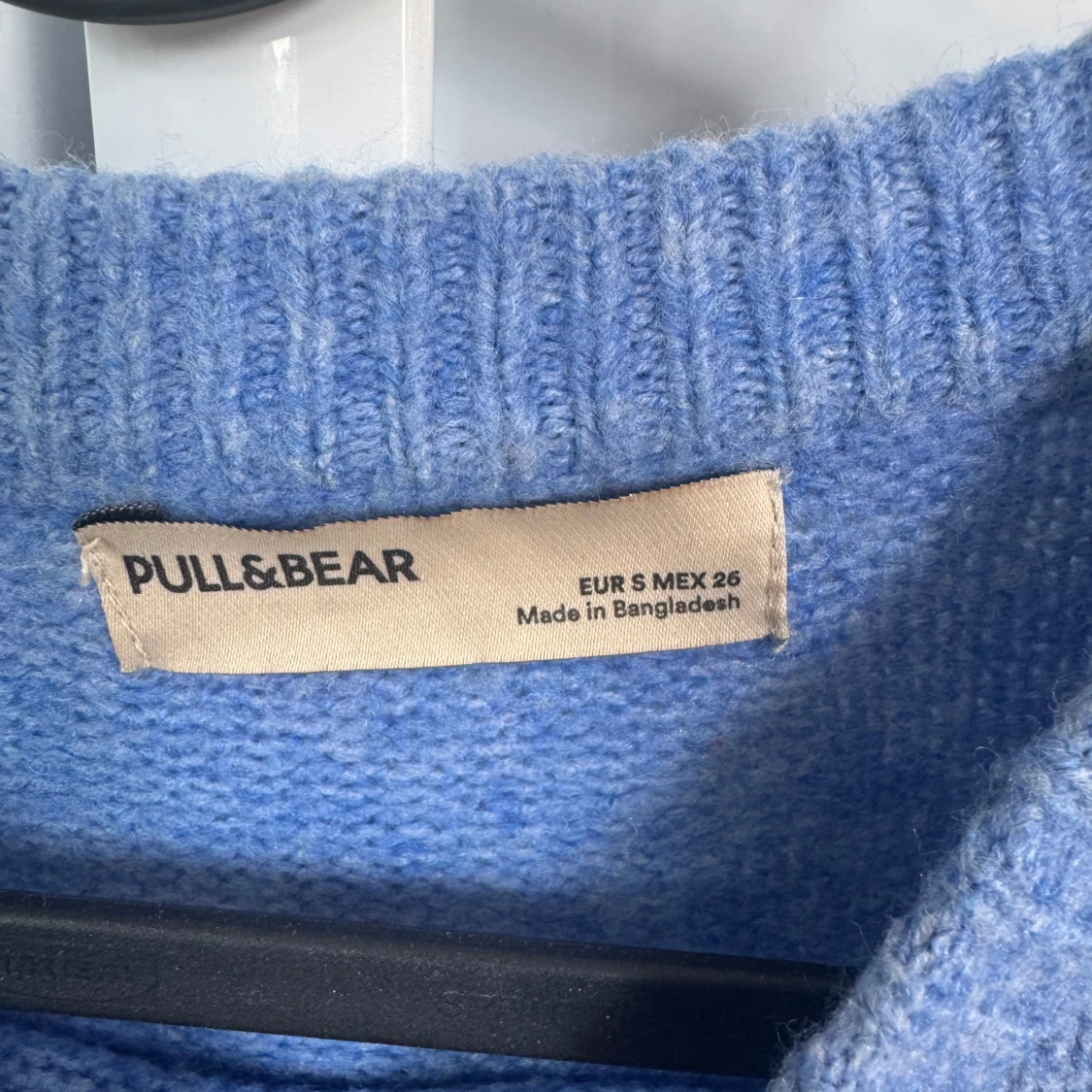 Blå stickad tröja  - 1