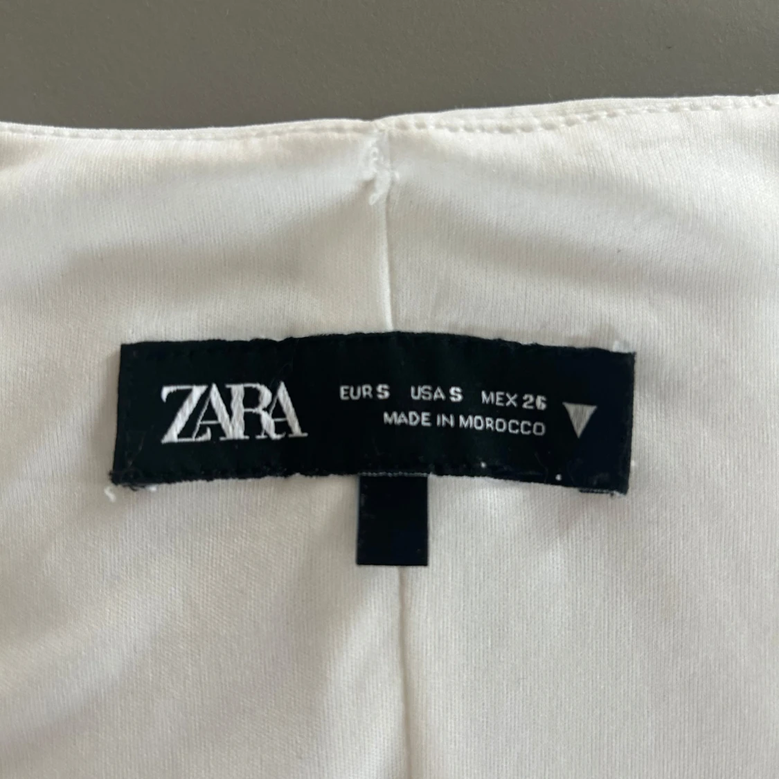 Slutsåld Zara topp - 3