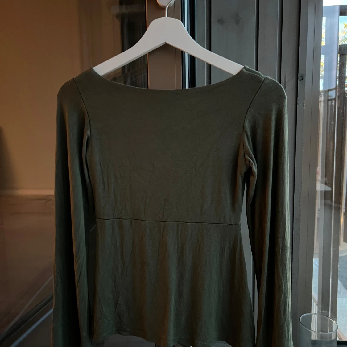 DesignBy Si topp i militärgrönt - 1