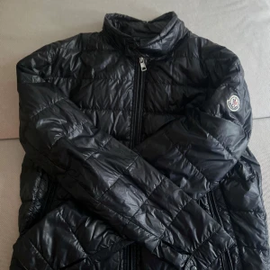 Moncler jacka - Moncler acorus storlek 3/M