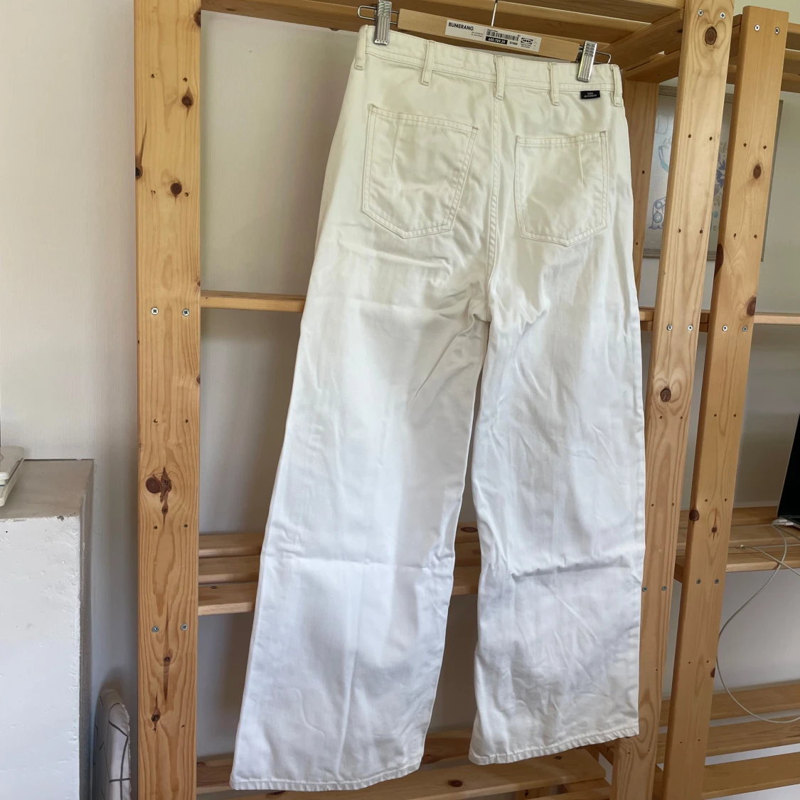 Vita vida jeans från Won Hundred - 2