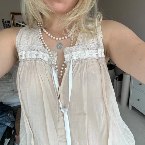 Linne festtopp - Så fin topp från hunkydory, står ej storlek i, men skulle säga S