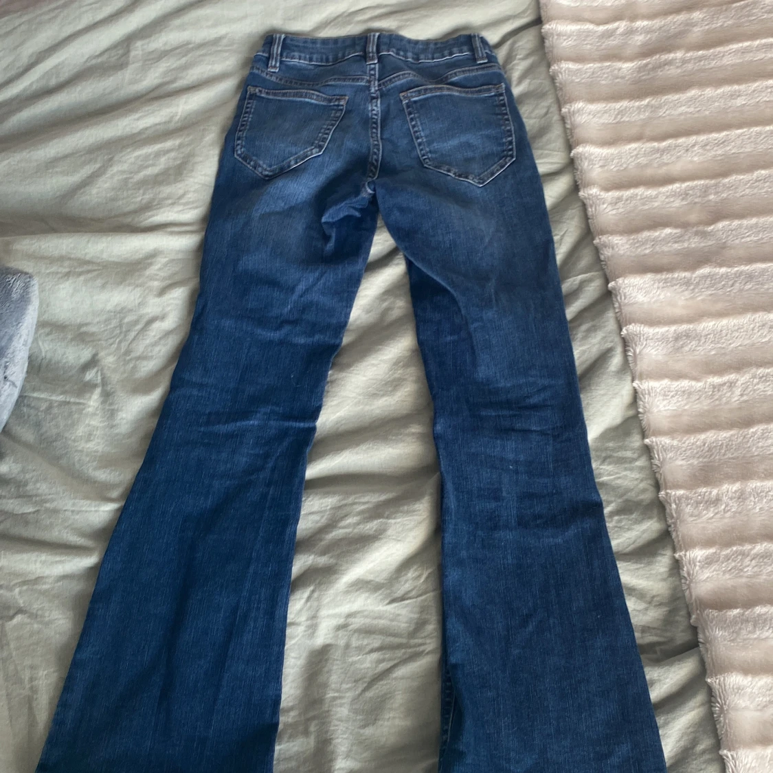 Blå bootcut jeans från Replay - 1