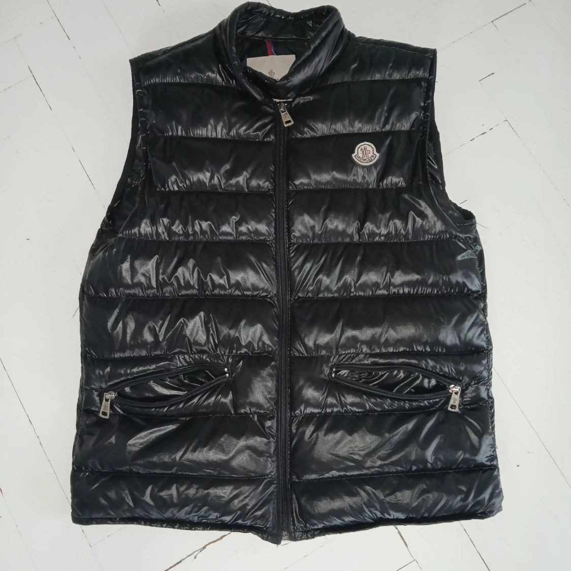 Svart dunväst från Moncler