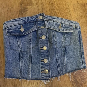 Jeans tubtopp med knappar - Tubtopp! 