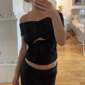 Festlig topp - Topp från Gina tricot, storlek XS 🩷