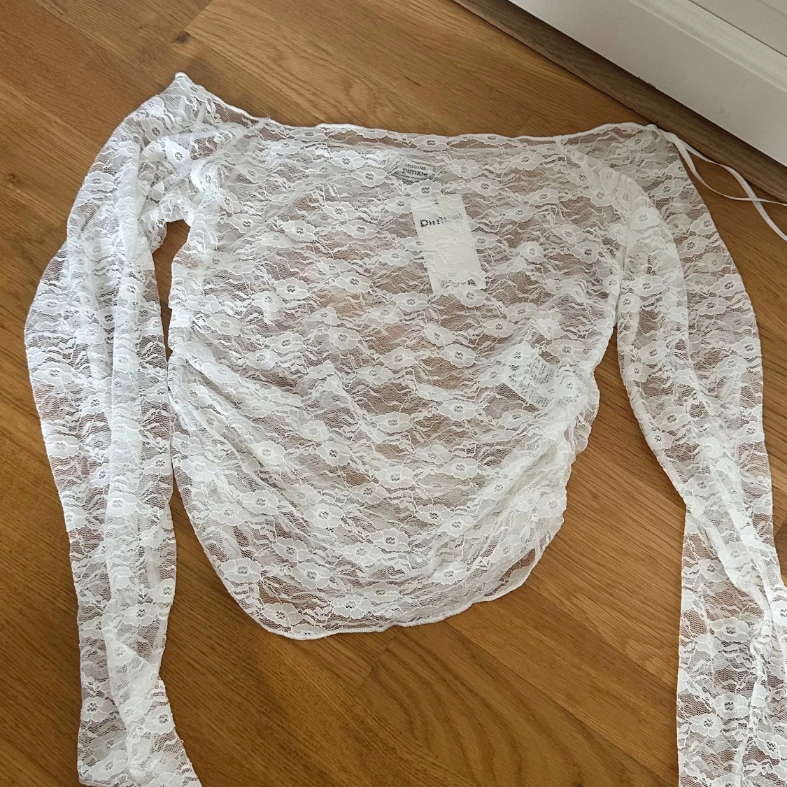 Vit spets off shoulder topp