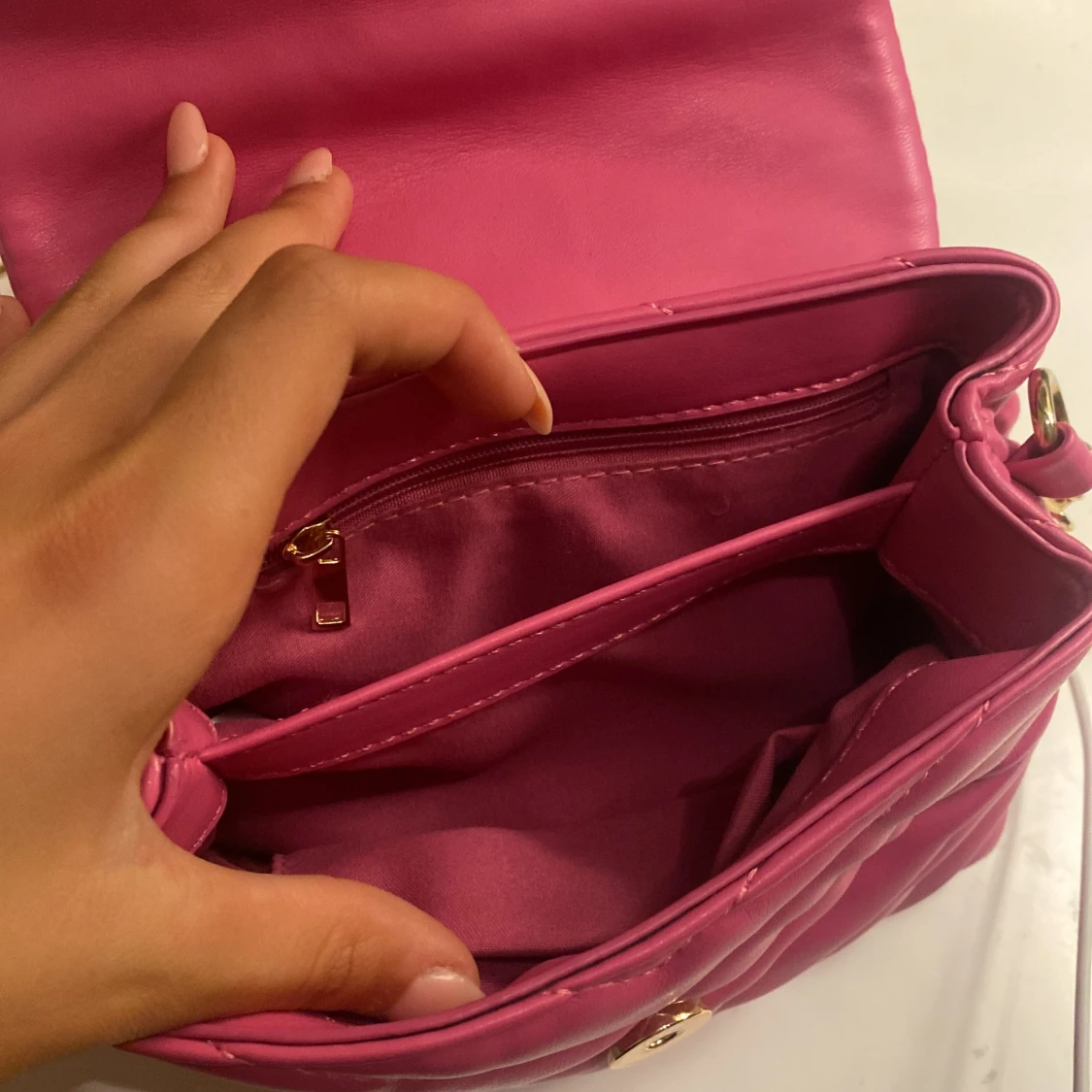 Quiltad rosa axel väska från Ullared - 1