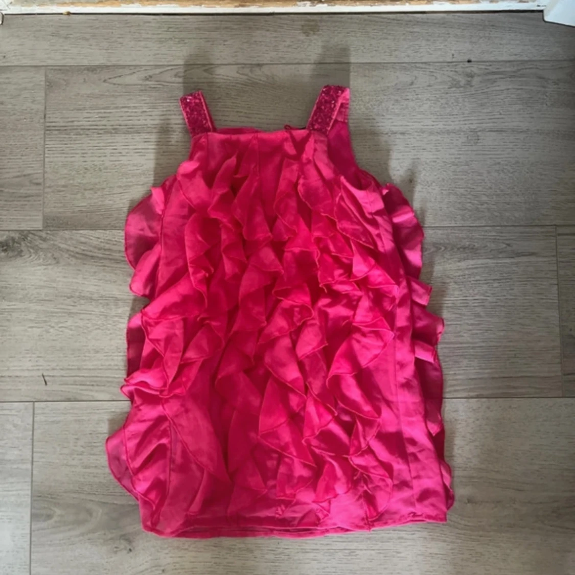 Rosa volangklänning