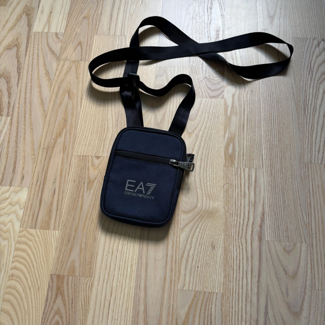 Svart axelväska EA7 Emporio Armani