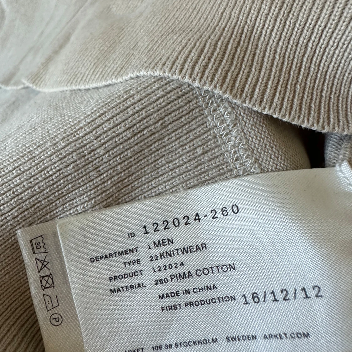 Beige stickad tröja från ARKET - 3