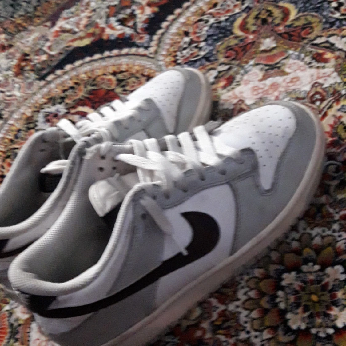Nike Dunk sneakers i vitt och grått - 2