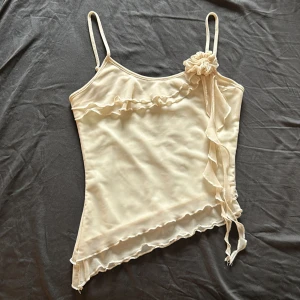 Beige linne - Snyggt snedskuret linne 