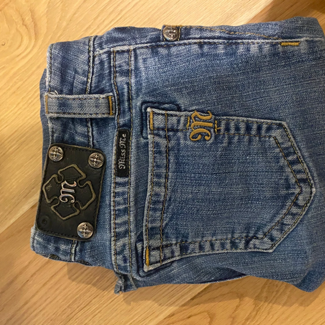 Blå bootcut jeans från missme  - 2