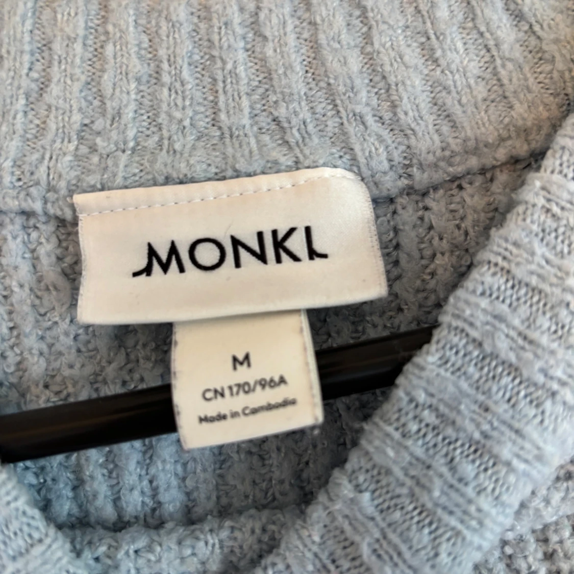 Ljusblå stickad tröja från Monki - 2