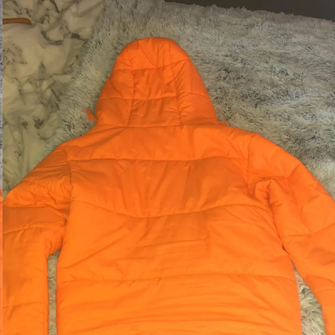 Orange pufferjacka från Nike - 1