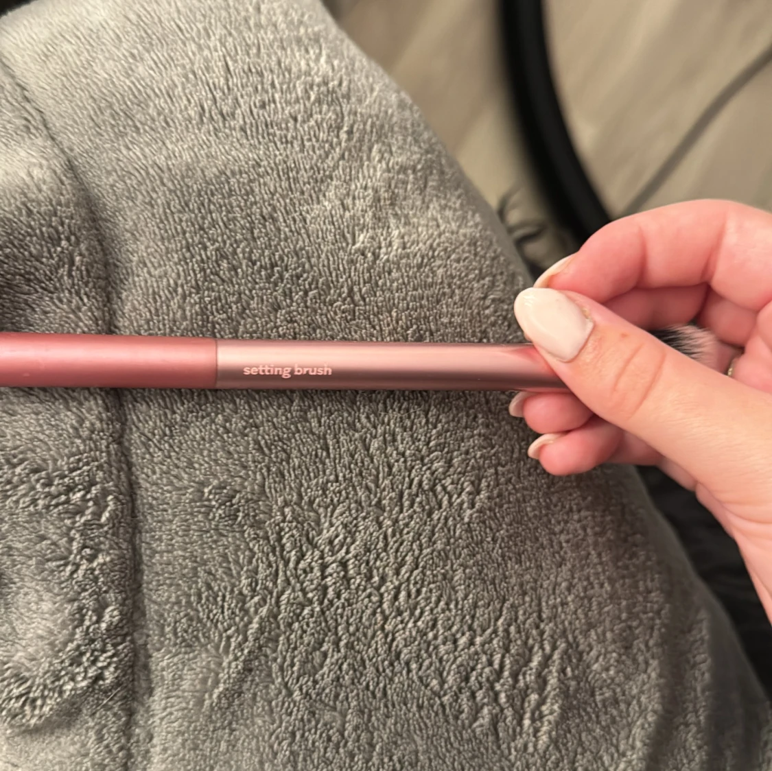 Rosa setting brush från Real Techniques - 1
