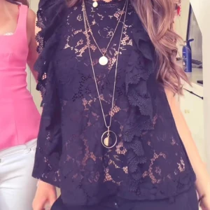 Svart spetsblus - Jättefin spetstopp från bikbok💕💕