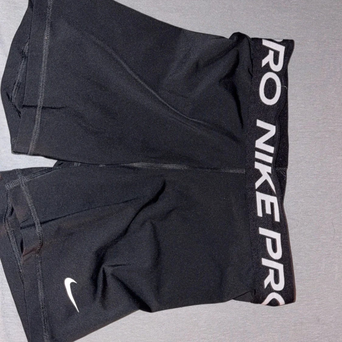 Svarta Nike Pro träningsshorts